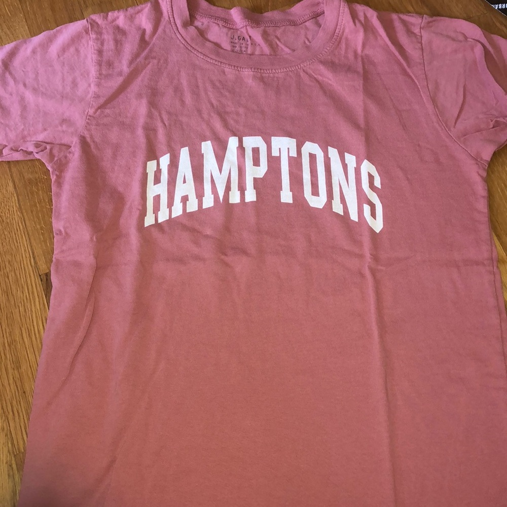 brandy Melville hamptons t shirt